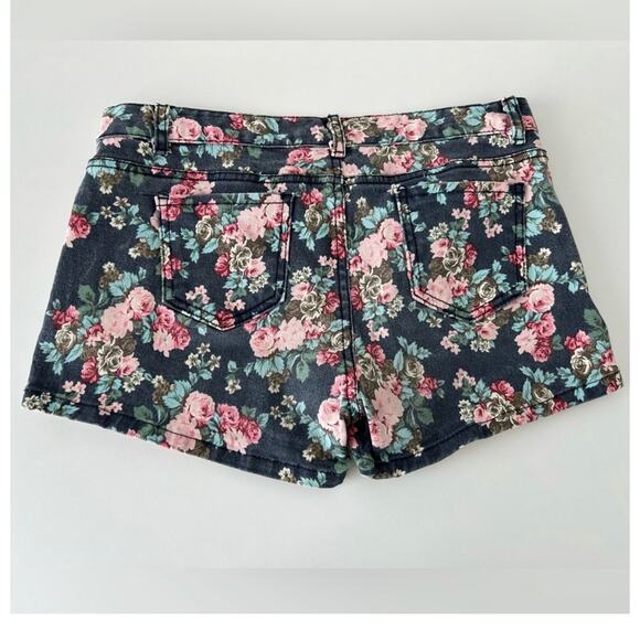 Women’s Denim Shorts, Floral Print, Size XS-S - Picture 5 of 8
